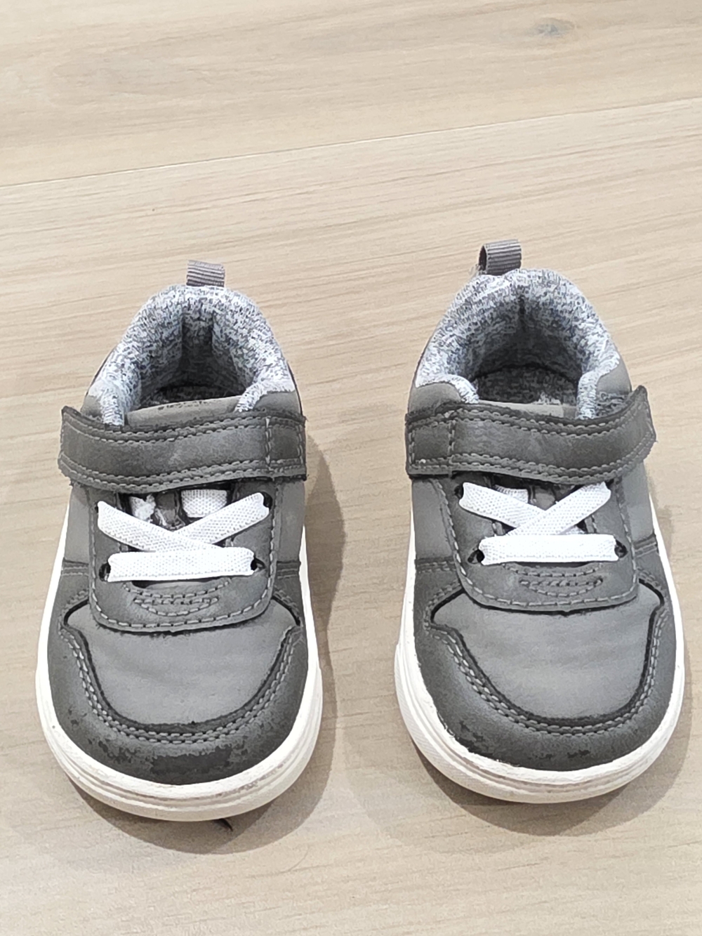 Cat & Jack Gray Toddler Sneakers Size 4 – Hook & Loop – Good Condition